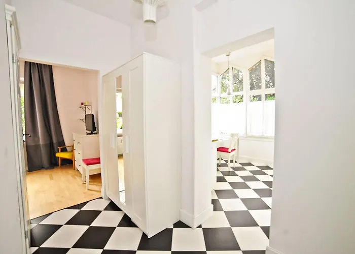 White Marina Apartment